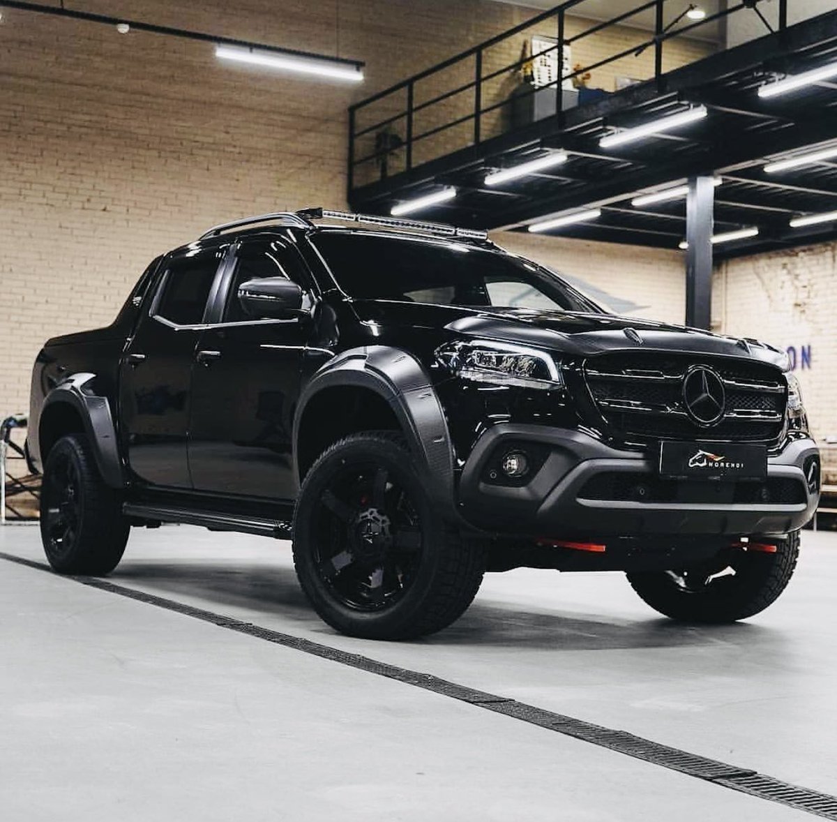 Elkrosmediahub's tweet image. Bruhhhh! The Benz X-class is everything man wants in a whip, and more😩 🥶