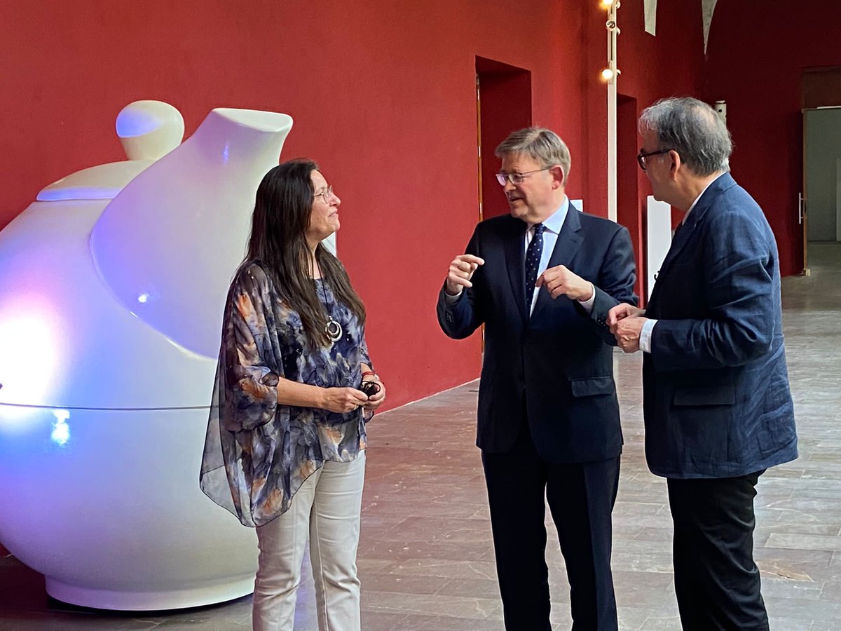 iidlValencia's tweet photo. 🏛👥 
@ximopuig i el ministre de @UniversidadGob, @subirats9 clausuren el seminari 'Espanya Polifònica i Desconcentrada: un país amb forma de malla'
📍 Organitzat per @prospectcv2030, amb la directora de la Càtedra i de l'IIDL-UV @iidlValencia Maria D. Pitarch @PitarchM 
Gràcies! https://t.co/WW8eFm5bg4