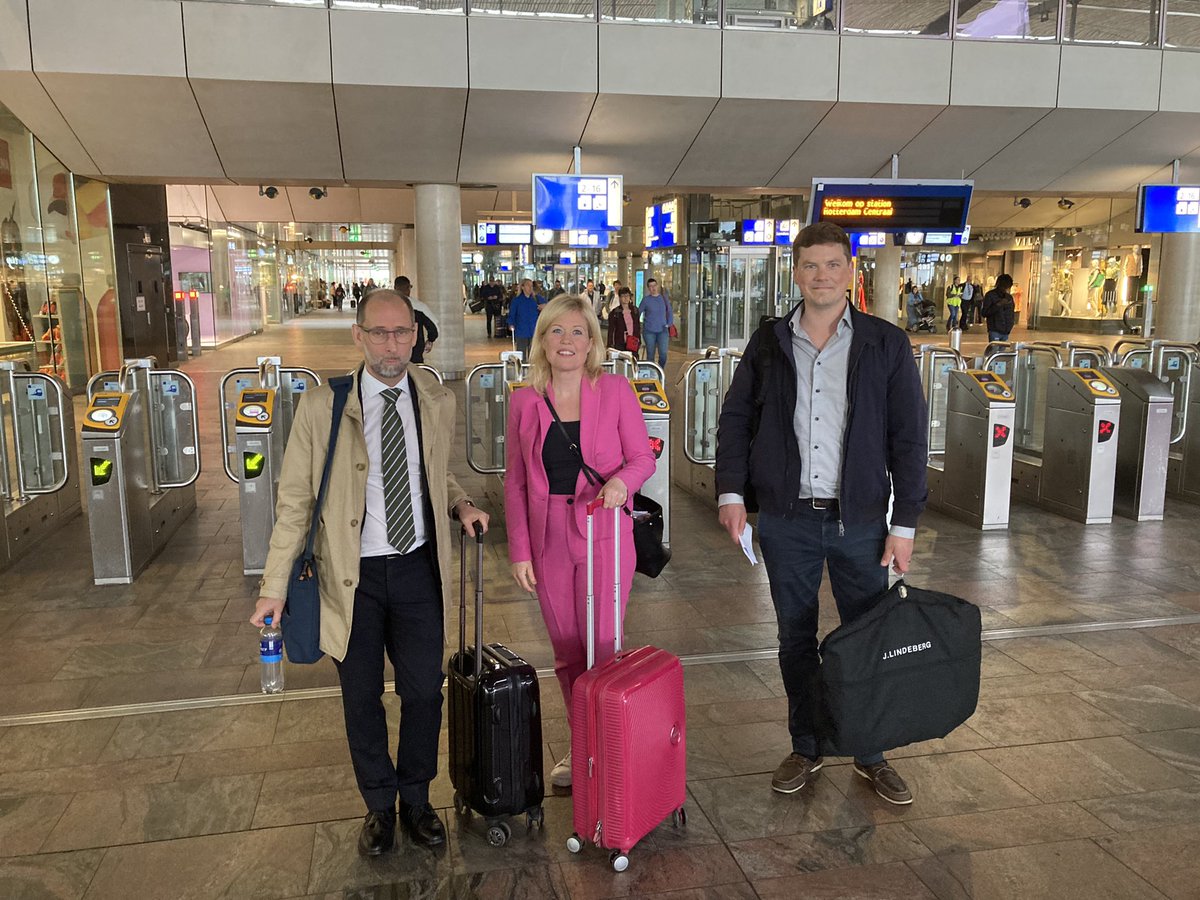 (M) utrikespolitik tweet media