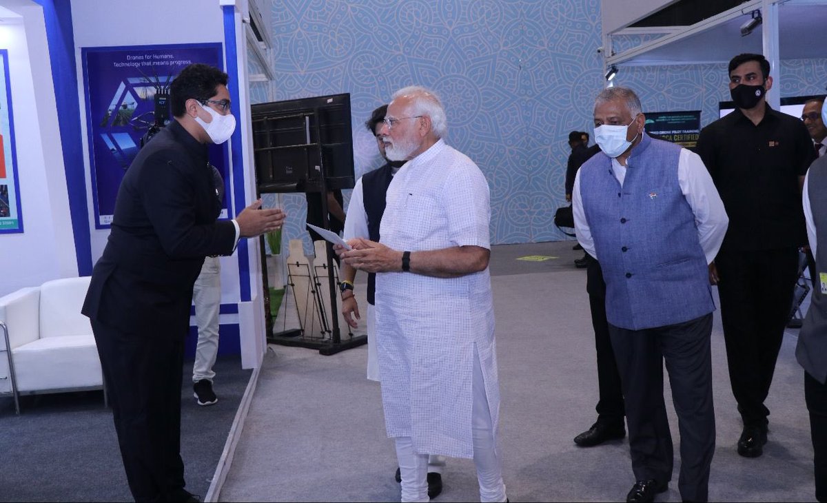 AgnishwarJ's tweet photo. Garuda Aerospace's Agnishwar Jayaprakash Promises to Create Employment for 10 Lakh Indian Youth in an Open Letter to the PM 
https://t.co/ZybGjRKpG9

Leading Indian Drone start-up, @garuda_india continues to innovate and lead the category’s growth in India. https://t.co/6GmrwyhcqP