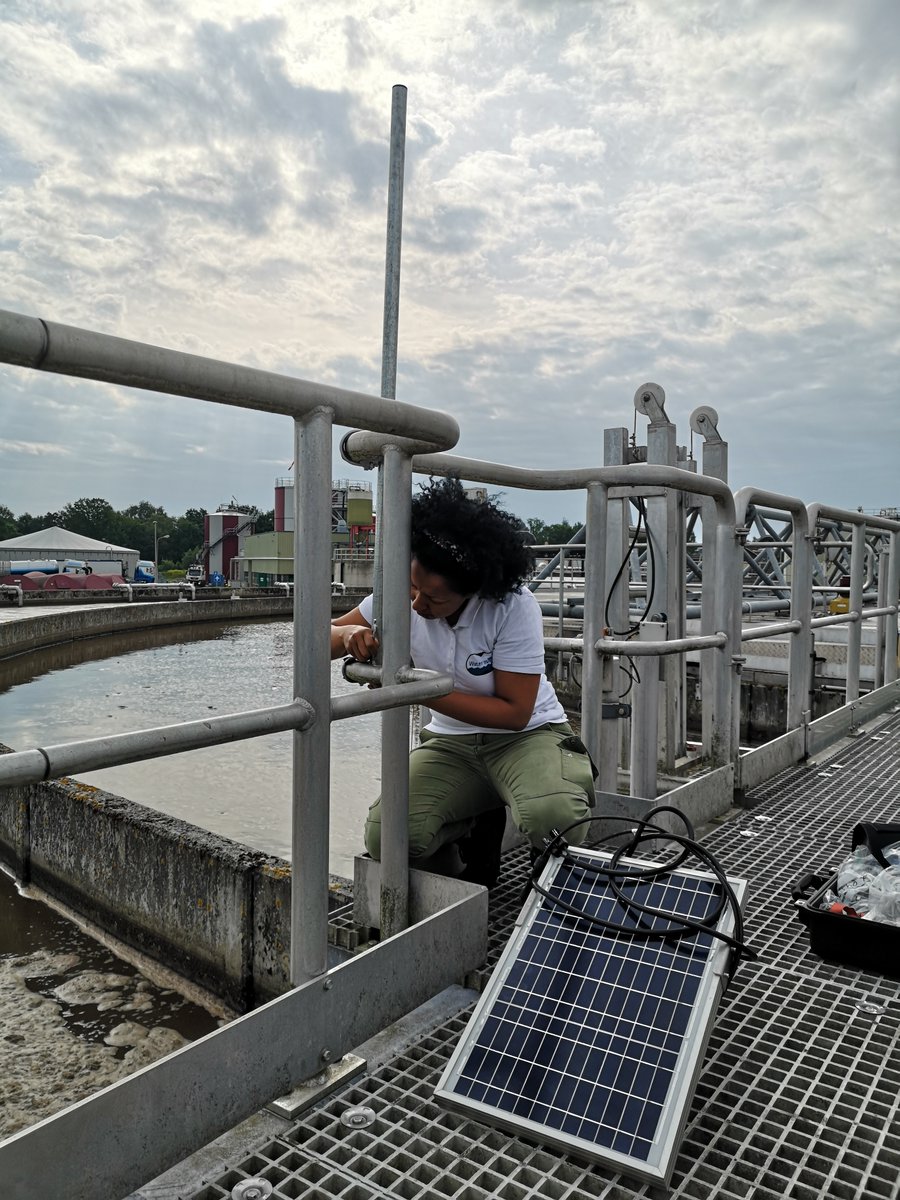 Water_Insight's tweet photo. Today we intalled a #WISPstation at @ValleienVeluwe where we can test in the @INTERREG_NWE #watertestnetwork! This will be a very different kind of reflectance spectra 😉 https://t.co/Zx8pFm4r4Y