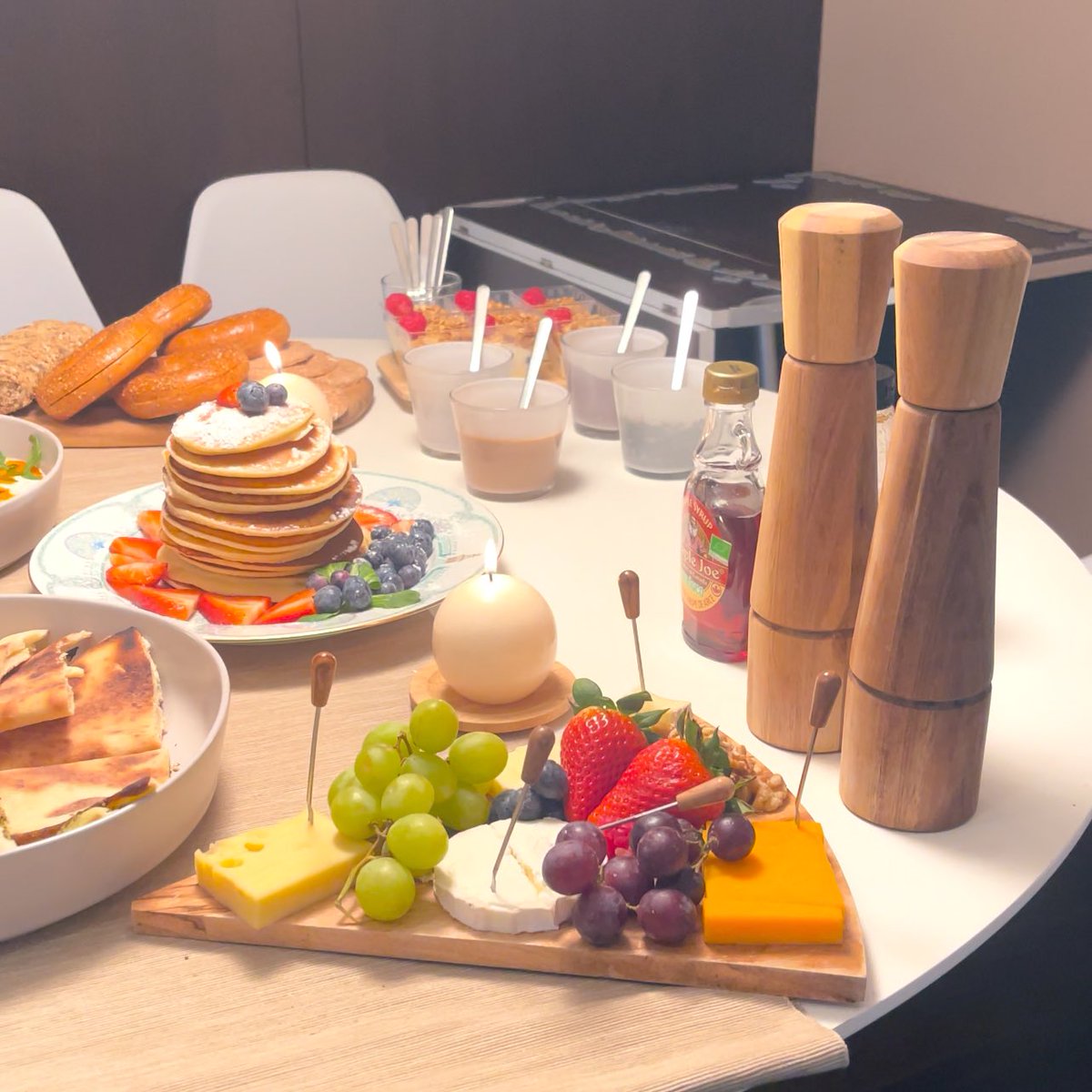 الحياة مع الصديقات ✨🤍.