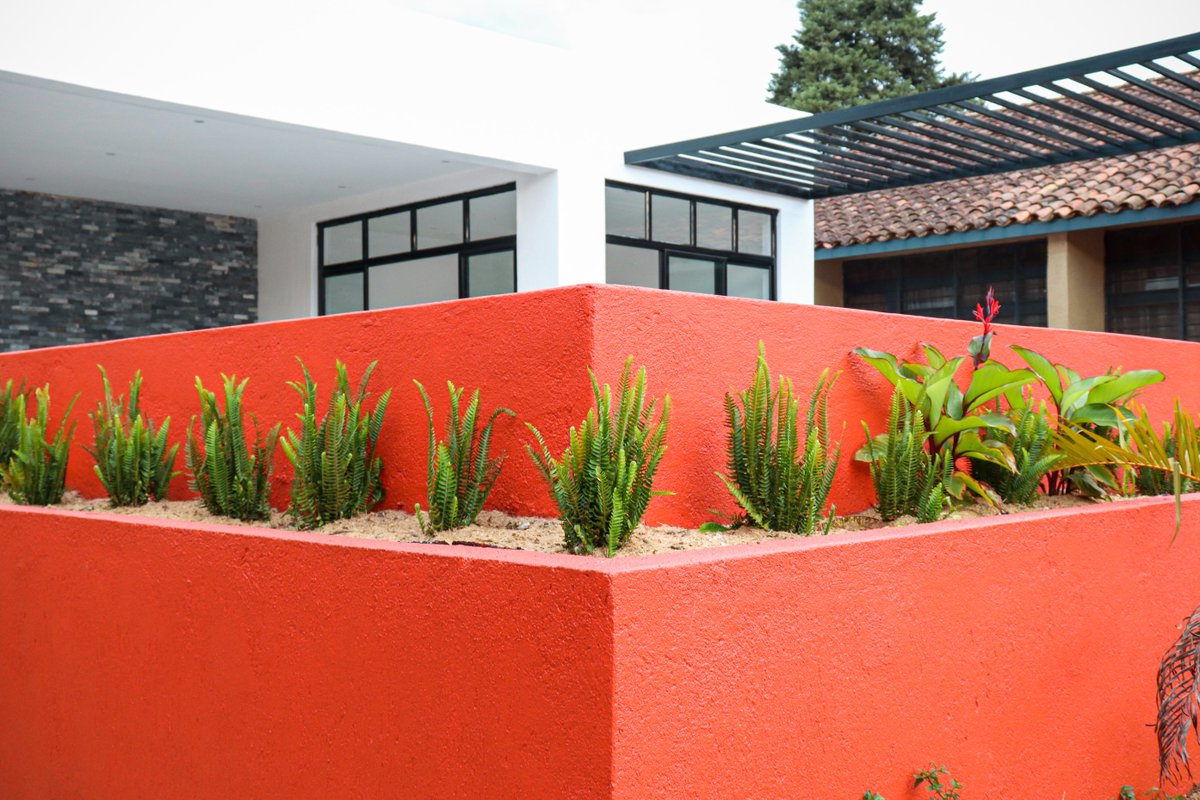 fdg_africa's tweet photo. #tuesdayreality, transformation!
Before and after!
We need your thoughts on this oneπ€©!
#FDGAfrica #architecture #construction #render #design #designthinking #home #RwOT #Kigali #Rwanda https://t.co/u8zlo1F9qO