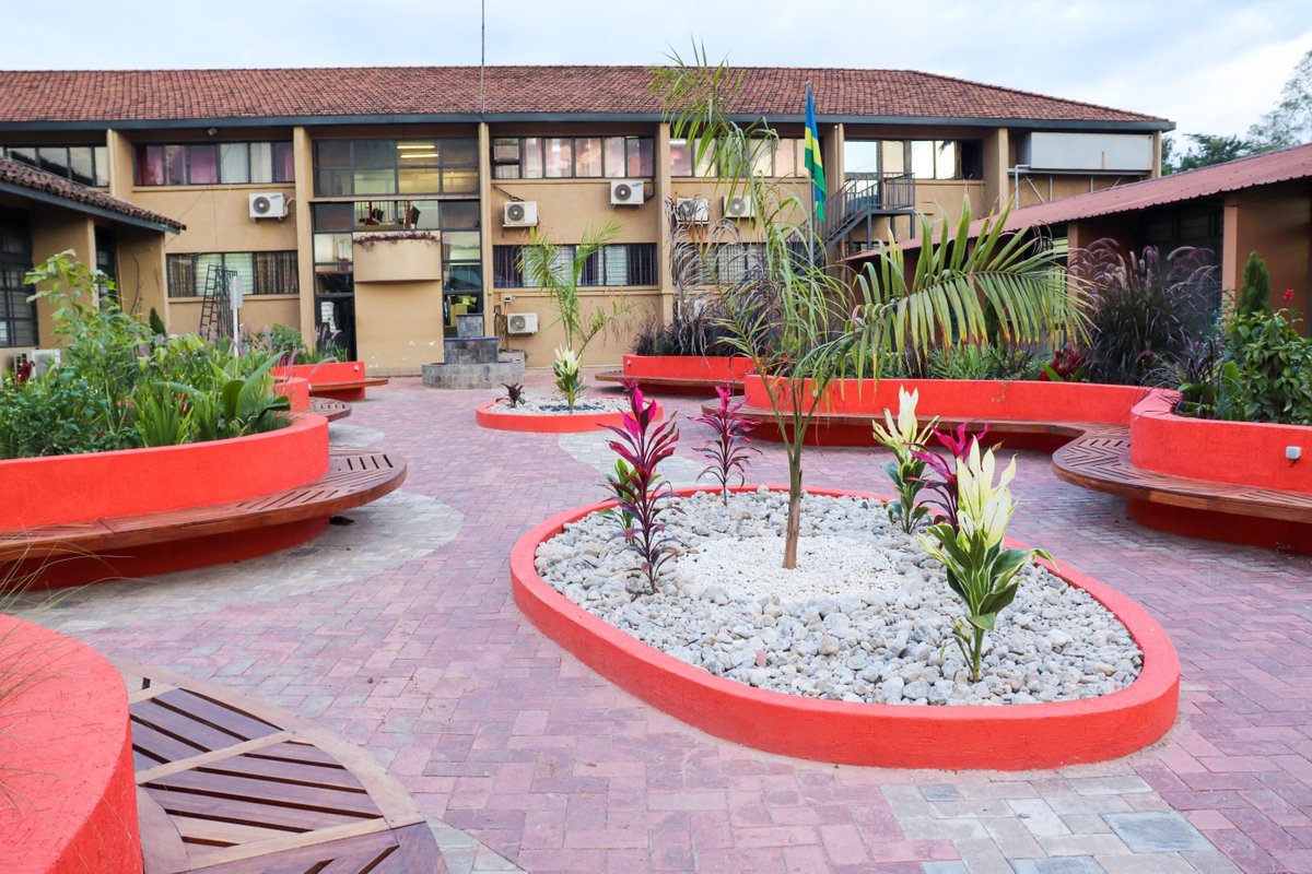 fdg_africa's tweet photo. #tuesdayreality, transformation!
Before and after!
We need your thoughts on this oneπ€©!
#FDGAfrica #architecture #construction #render #design #designthinking #home #RwOT #Kigali #Rwanda https://t.co/u8zlo1F9qO