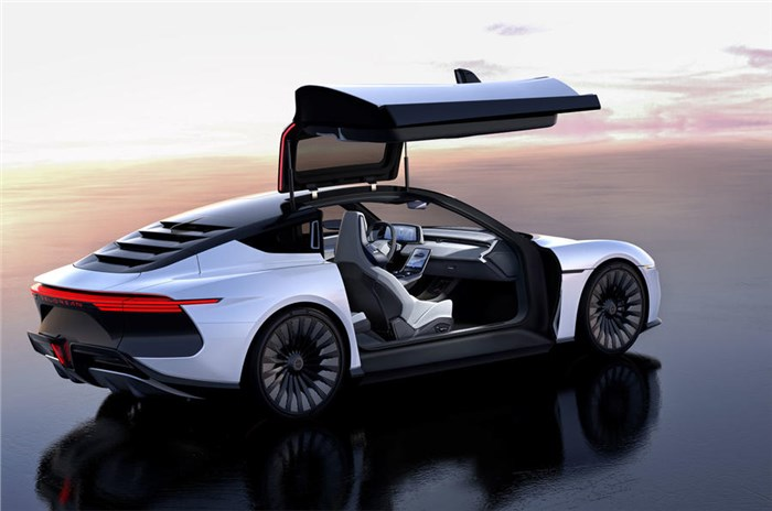 SergiusBarretto's tweet photo. Not fitting a flux capacitor is really a missed opportunity, don't you think?
@deloreanmotorco #DeLorean #DeloreanEVolved #EVs https://t.co/lW5ad5HL3X