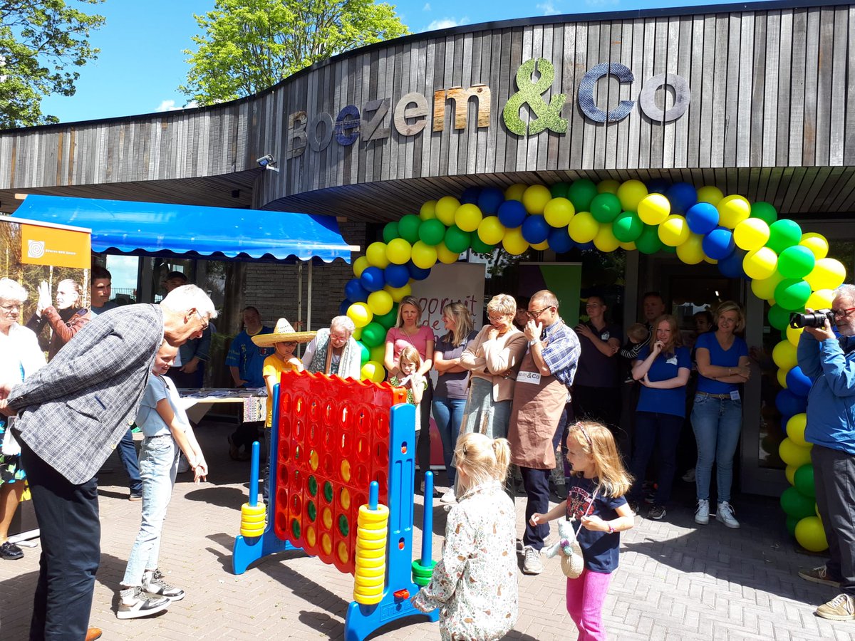 Nagenieten van het openingsfeest Boezem &amp; Co. Een paar honderd mensen (van jong tot oud) hadden een leuke dag. Samen gaan we voor ontmoeting en inclusiviteit <a href="/WelzijnHW/">Welzijn HW</a> <a href="/gemeenteHW/">gemeenteHW</a> <a href="/GemivaSVGGroep/">gemivasvggroep</a> <a href="/Pameijer/">Pameijer</a> <a href="/JoanneBlaak/">Joanne</a> <a href="/pietvanleenen/">Piet van Leenen</a>