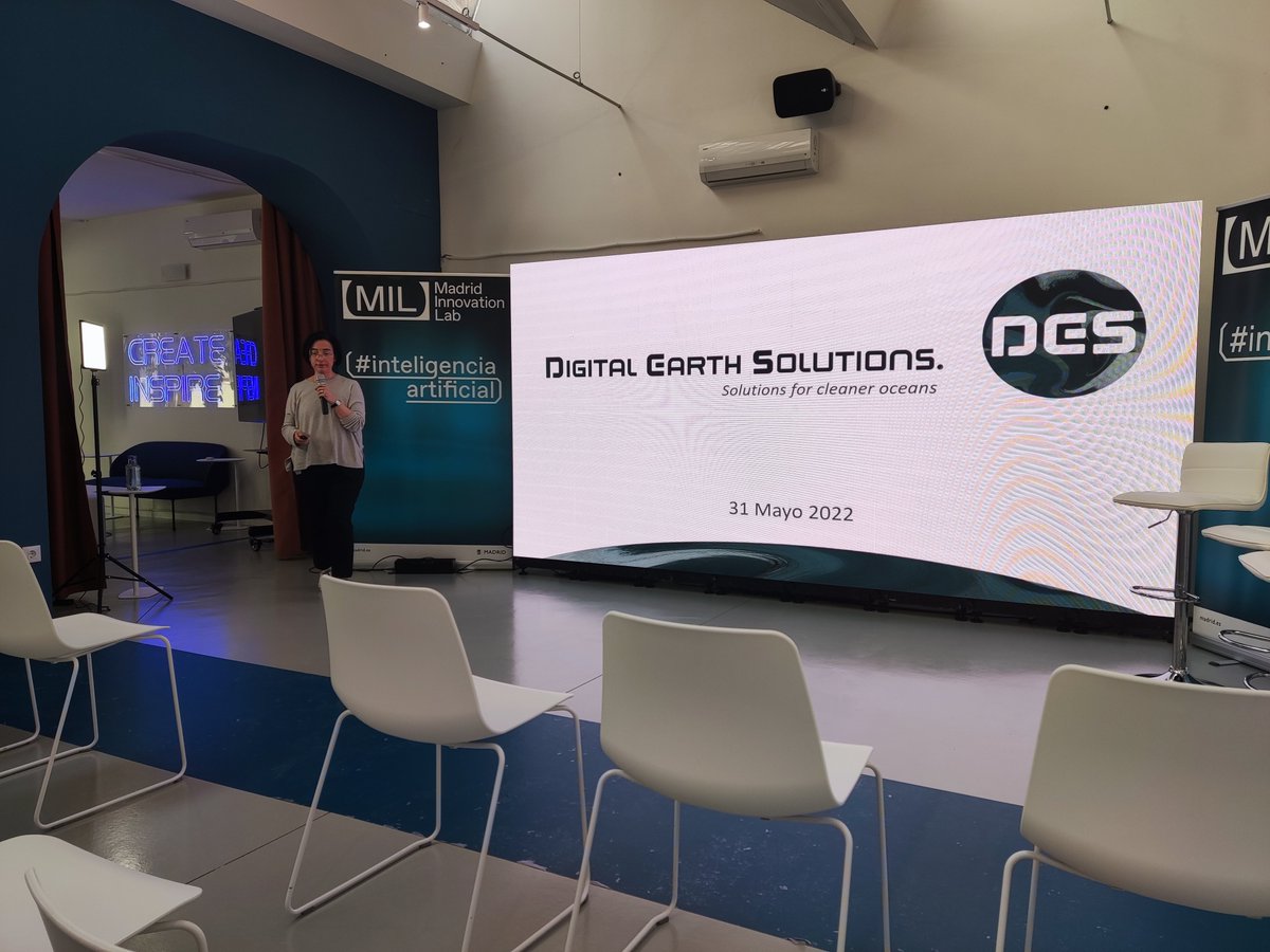 ClusterBigDataM's tweet photo. Por último en esta jornada “Estrategias Públicas para el Desarrollo de los Espacios de Datos" en @milmadrid escuchamos a representantes de @CityScientists,Digital Earth Solutions de @actuaupm,@EMTmadrid y @MuniDigital_  hablar de casos de uso del dato aplicados al sector público. https://t.co/Ecz8kHIAag