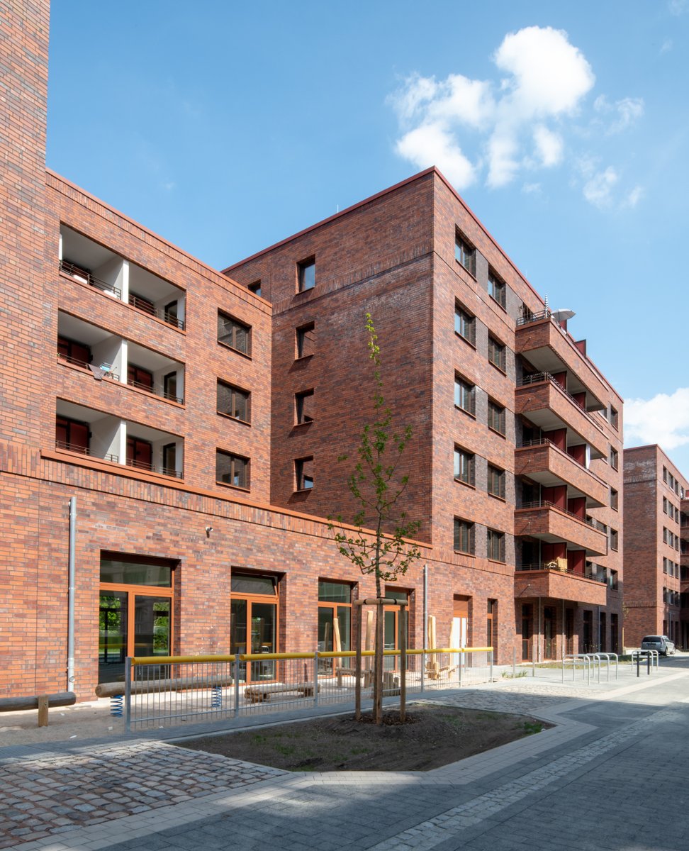 In der aktuellen Bauwelt schreibt Benedikt Crone über unser kürzlich fertiggestelltes Wohnprojekt in der Überseestadt in Bremen: bauwelt.de/rubriken/baute… #bremen @RedaktionB