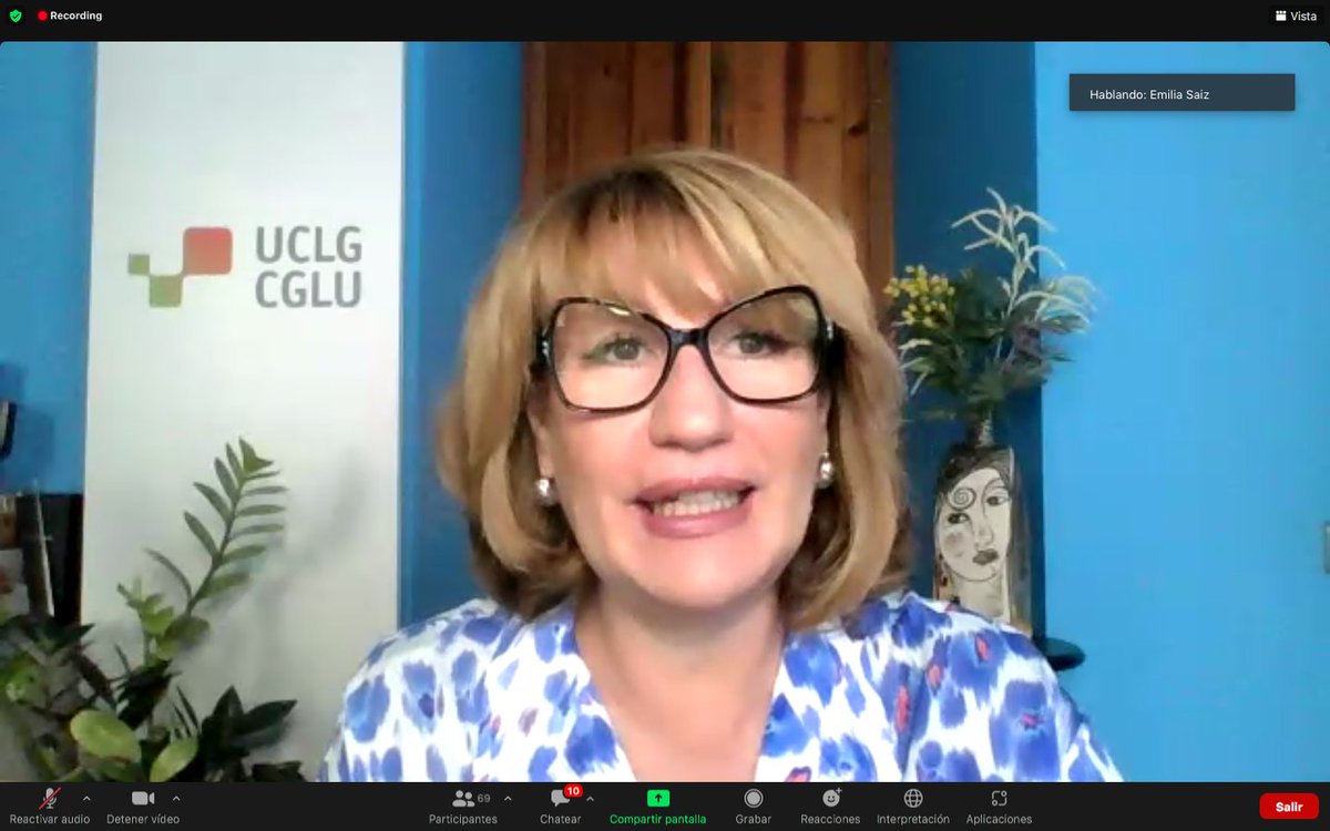 UCLGLearning's tweet photo. 🟢 UCLG Secretary General Emilia Saiz @UCLG_Saiz gives her opening remarks👇

"The reason to organize a Learning Forum in our Congress is to ensure that the organization consolidates the technical network that accompanies the political networks" 

#LearningWithUclg
#Listen2Cities https://t.co/VR3PvmB6sA