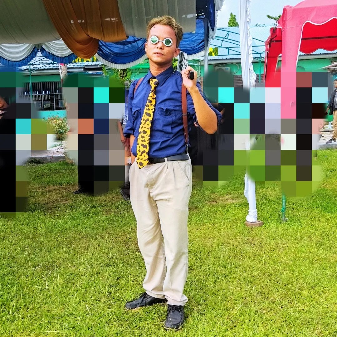 RyannBudi's tweet photo. Cosplay di acara jejepangan ❎
Cosplay di acara pensi SMA ✅

Jadi paling 'Beda' diantara para panitia 🤣🤣 https://t.co/LRchAPu0qz