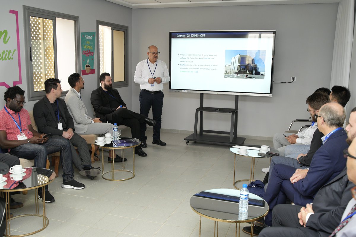 DataXion_'s tweet photo. Poulina Group Holding a reçu une délégation québécoise d’entreprises numériques en visite à la Tunisie. 
Le secteur des TIC offre des intéressantes pistes de partenariat, la délégation a été reçue à DataXion, filiale de PGH, pour faire la visite guidée du datacenter. https://t.co/zFHaROHhWI