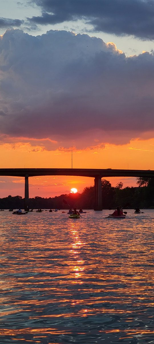 Sheugs's tweet photo. Nothing like a #Sunset paddle with #fireworks!
Thanks for joining me @ladybay8
π£πΌββοΈπ£π»ββοΈπ£π»ββοΈ
#MemorialDay
#Kayaking
#AugustaGA
#SavannahRiver
#MyPeakChallenge
#MPCFitlanders
#PeakerSistas
#GoPaddle
@MyPeakChallenge
@MPCFitlanders https://t.co/ipm8YqUCRS