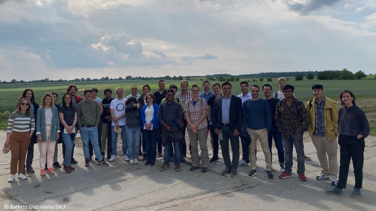 Am 17. und 18.5. fand das #DAKIS-Jahrestreffen statt. Neben einem intensivem Austausch über die Erkenntnisse und Herausforderungen der letzten Jahre und die praxisnahe Weiterentwicklung des Projektes wurde auch das #patchCROP-Reallabor des ZALF besucht. adz-dakis.com/4-dakis-jahres…