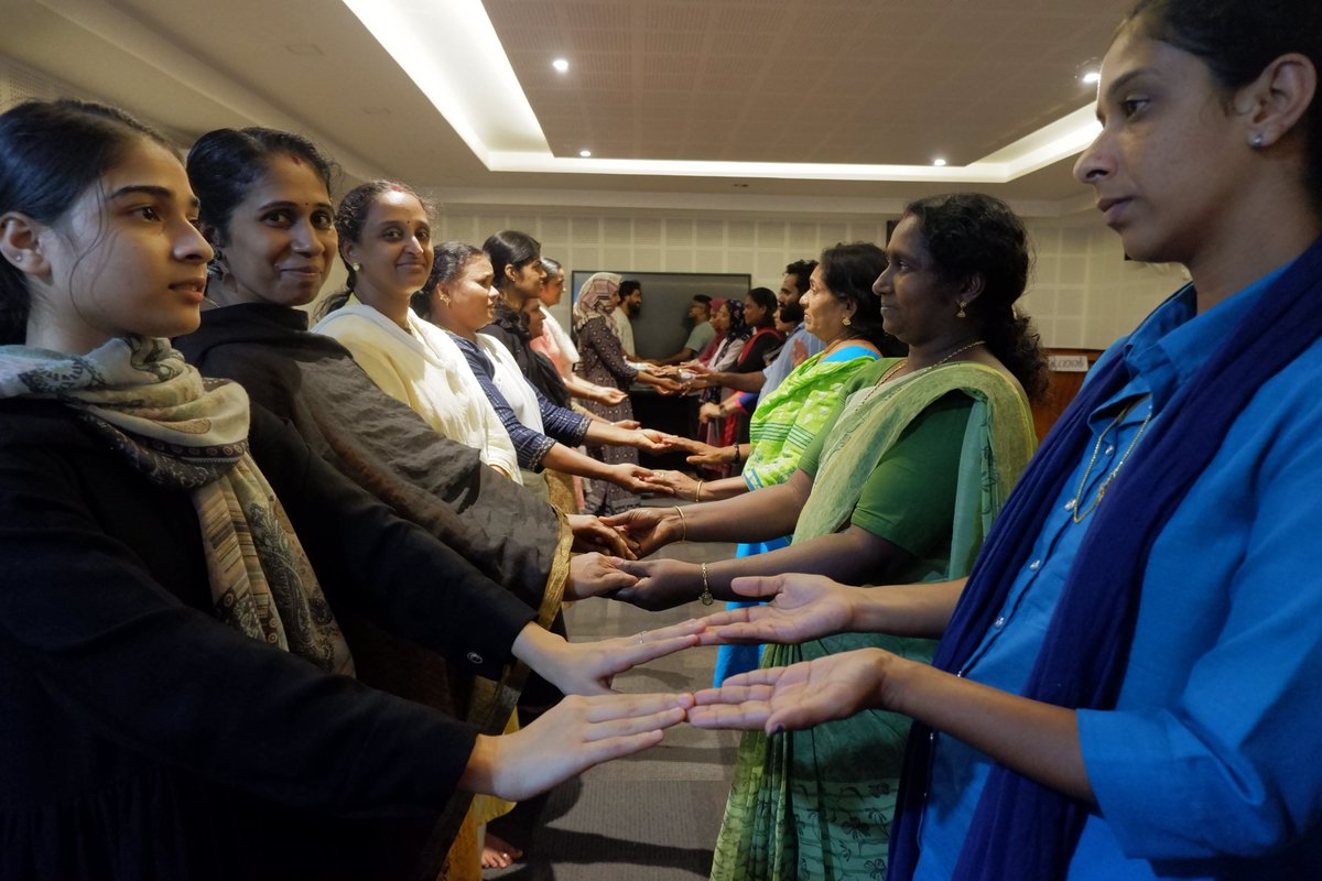 thanalngo's tweet photo. ROOT | Transcending Borders : Workshop on Capacity Building for Rehab Team.
Immerse, Engage and communicate to spread roots. Redefining work practices to better understand the context and condition.
#Thanal #Rehabilitation #proffessionals #workshop https://t.co/sjbxBYorok