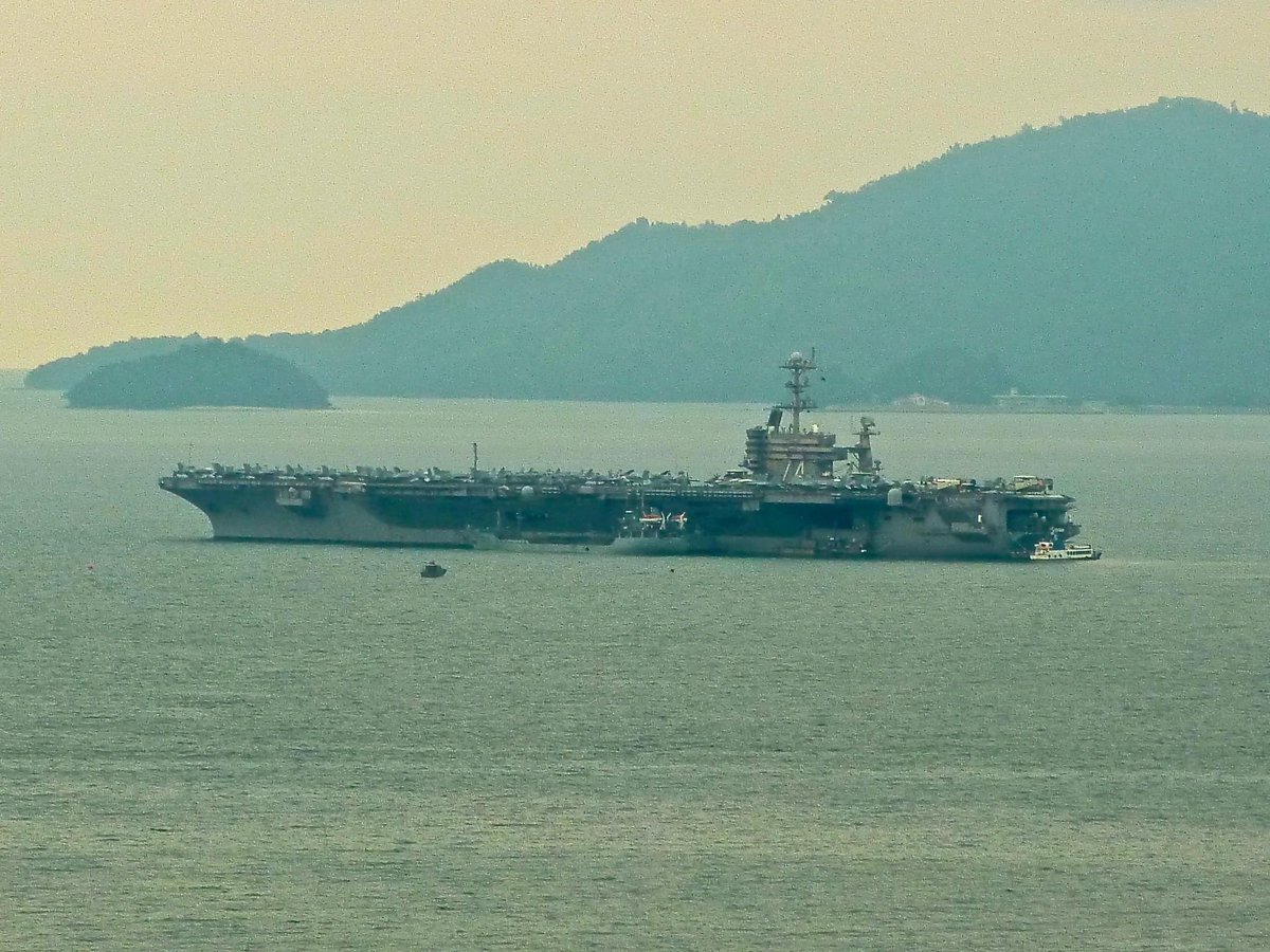 BorneoBah's tweet photo. Just sifting thru my archives..ooh.
USS John C. Stennis in KK waters (2012) #throwback2012 #ussjohncstennis #cvn74 #usaircraftcarrier https://t.co/MmVjlXGa9I