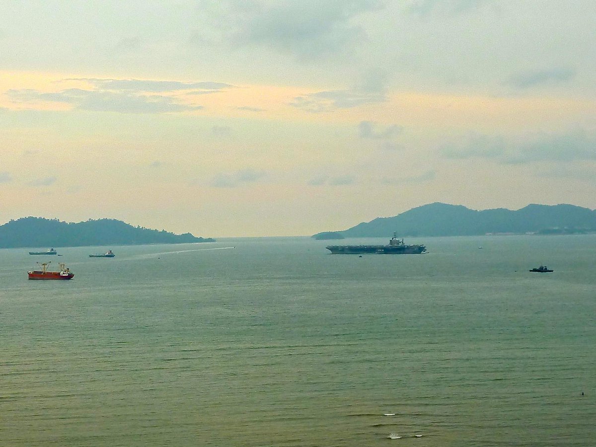 BorneoBah's tweet photo. Just sifting thru my archives..ooh.
USS John C. Stennis in KK waters (2012) #throwback2012 #ussjohncstennis #cvn74 #usaircraftcarrier https://t.co/MmVjlXGa9I