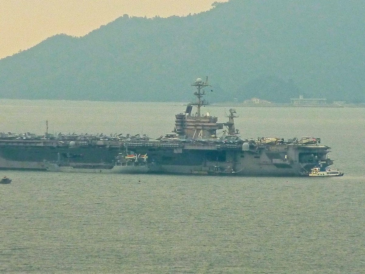 BorneoBah's tweet photo. Just sifting thru my archives..ooh.
USS John C. Stennis in KK waters (2012) #throwback2012 #ussjohncstennis #cvn74 #usaircraftcarrier https://t.co/MmVjlXGa9I