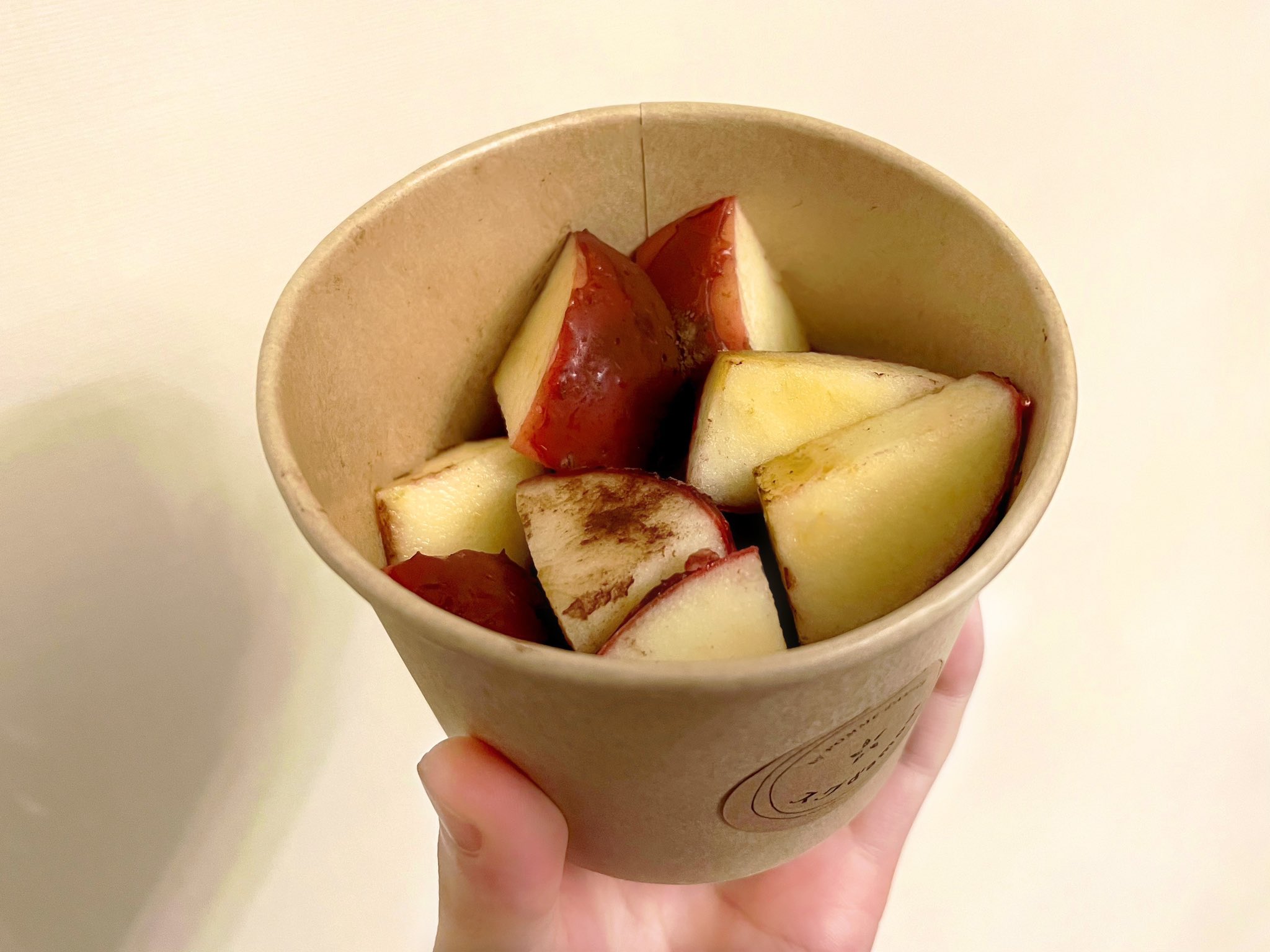 まふまふ 6月11 12日 東京ドーム2days りんご飴ショコラ味 ジュワッて甘くておいしい あと少しで忙しいの終わるよ 低浮上でごめんね ﾆﾝﾆﾝ T Co Zp5mrwmusf Twitter