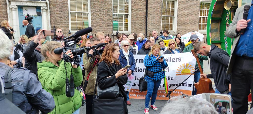 paulmurphy_TD's tweet photo. Incredibly powerful protest for Traveller mental health outside the Dail. Call for action and accountability from the government. https://t.co/OdNeWT0Mqp