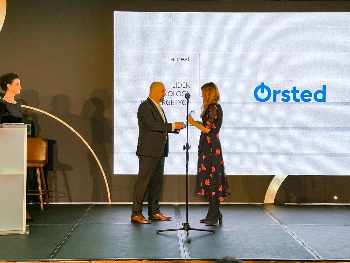Orsted_PL's tweet photo. Dziękujemy za przyznanie tytułu „Lidera Ekologii w Energetyce” w VIII edycji konkursu Diamenty Sustainable Economy 2022. Jesteśmy wdzięczni za uznanie dla naszej działalności na rzecz ochrony klimatu. Nagrodę odebrała Joanna Wis-Bielewicz, Head of Market Development w @Orsted_PL. https://t.co/l22tKOzBri
