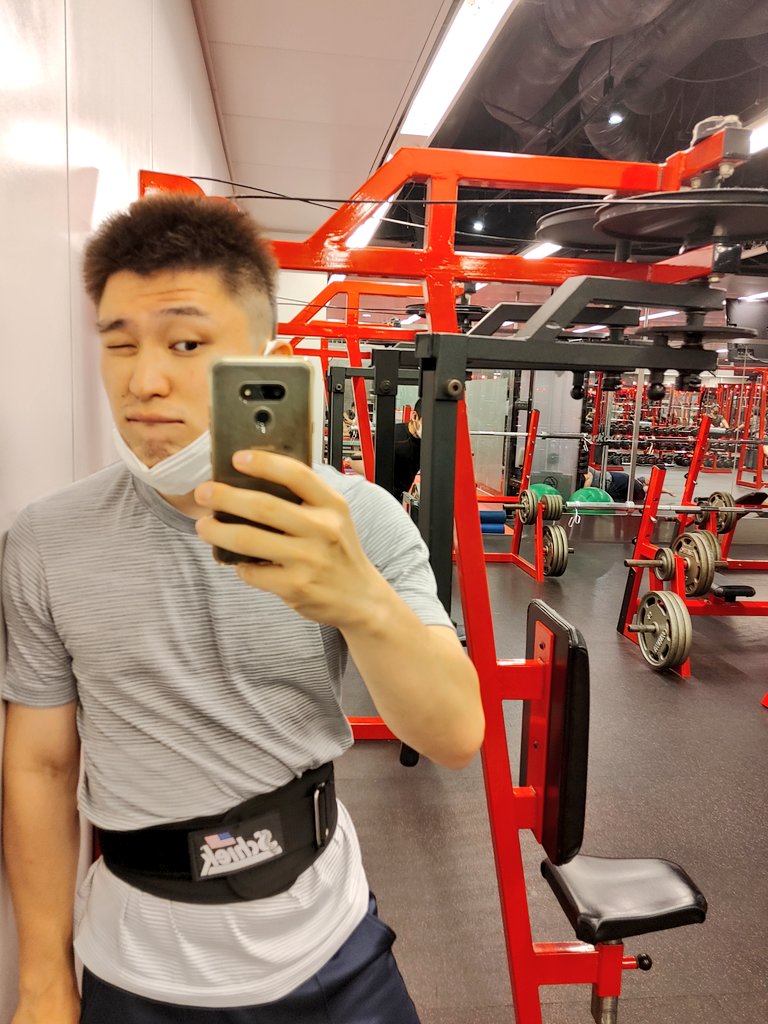 kumakiri_niji's tweet photo. 今日で2年間お世話になったジムでの最後のトレーニング💪
そして…ピラティスをしました✨
ピラティスのお陰で…体幹を鍛えることの大切さを学んだので
今後も続けていくことにします😊
トータルワークアウトさん、ありがとうございました✨
#totalworkout #トータルワークアウト https://t.co/9cN9vS0hdL