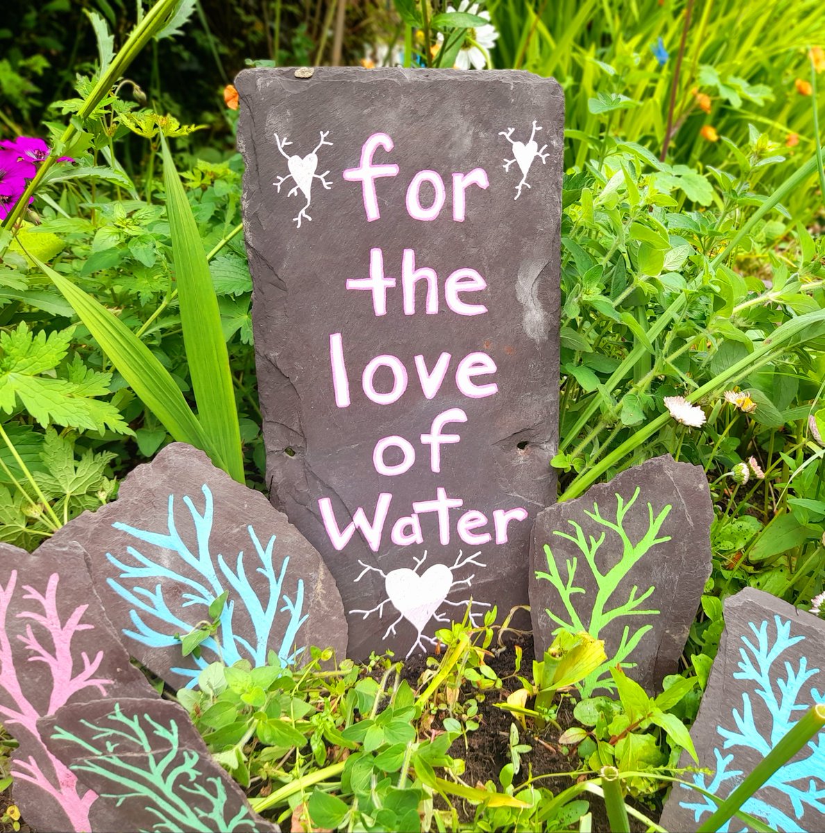 Slogans on Slates!

Creative climate action workshop hosted by artist Kieran McBride taking place on Monday 6 June at 2pm in <a href="/chcgreenway/">Coach House Coffee</a> in Kilmacthomas as part of #RuralPride.

No artistic ability necessary! Just come along and have fun 😃🎨🌿

#CreativeClimateAction