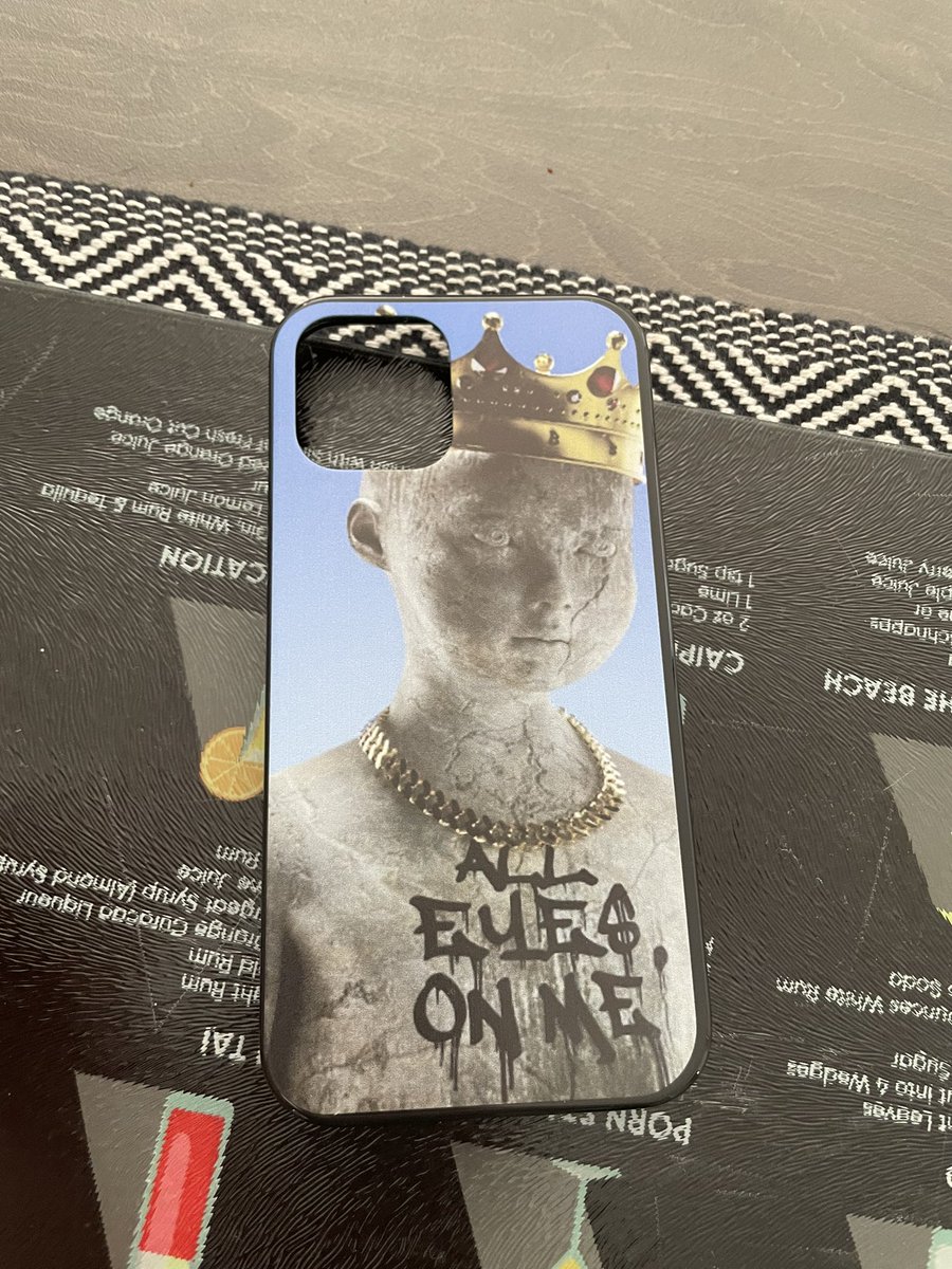 OddiesNFT's tweet photo. @crissbelliniart what u think of the new phone cover? What’s happening with u and a new line of NFT’s https://t.co/qY7znj9VlW