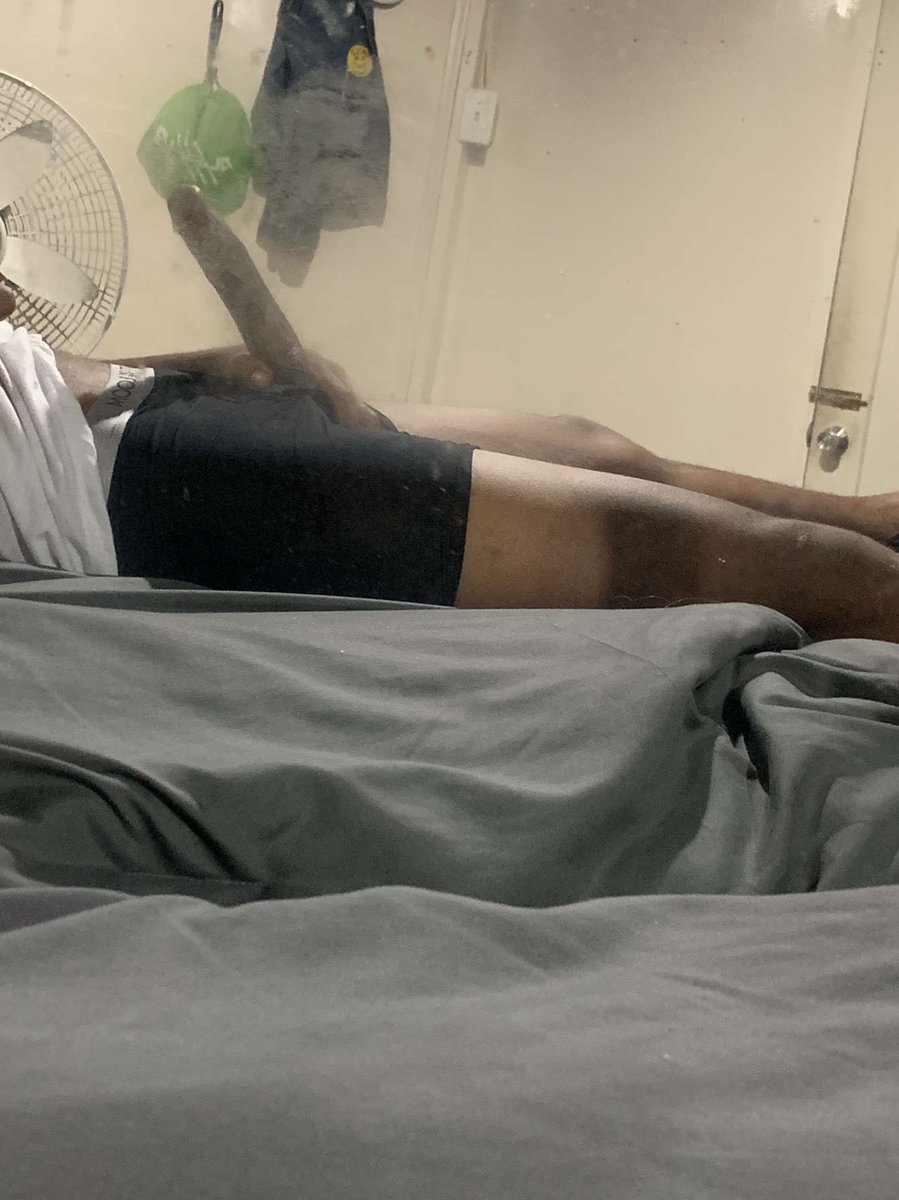 b8world's tweet photo. Fine skinny nigga with a big dick😫😍 https://t.co/eXCRz4LxdH
