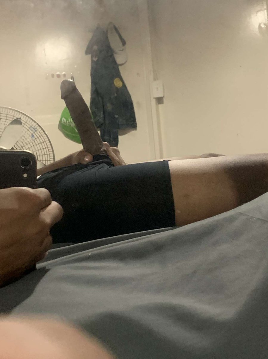 b8world's tweet photo. Fine skinny nigga with a big dick😫😍 https://t.co/eXCRz4LxdH