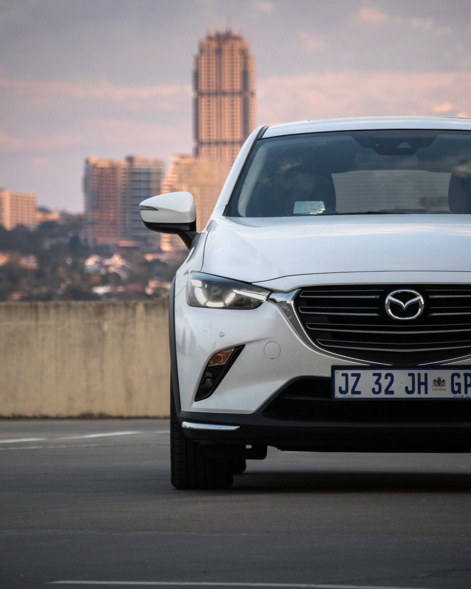 carswithgreg's tweet photo. The CX-3, born for the streets and keen to hit the dirt roads, this all-rounder from @mazda_sa sets the bar high for quality, standard equipment and comfort.

#mazdacx3 #greginthecx3 https://t.co/kpnEYrOqGK
