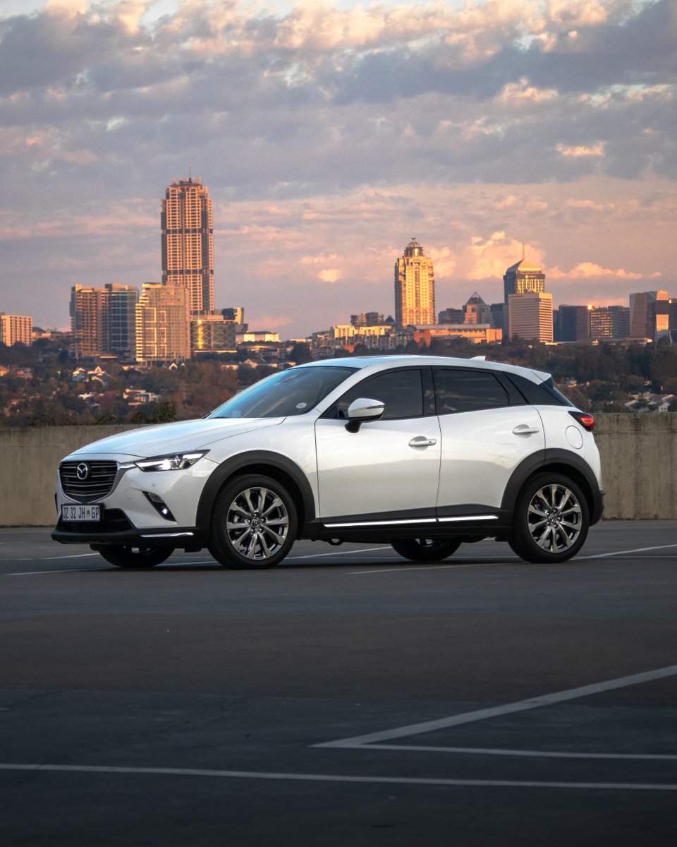 carswithgreg's tweet photo. The CX-3, born for the streets and keen to hit the dirt roads, this all-rounder from @mazda_sa sets the bar high for quality, standard equipment and comfort.

#mazdacx3 #greginthecx3 https://t.co/kpnEYrOqGK