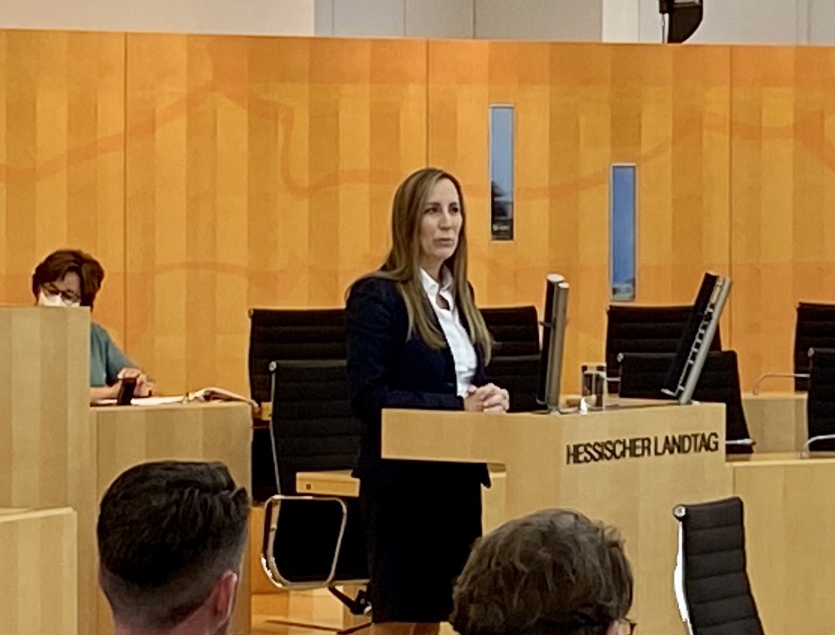 Der <a href="/Landtag_Hessen/">Hessischer Landtag</a> wird erstmalig in seiner Geschichte von einer Präsidentin geführt. Herzlichen Glückwunsch, liebe <a href="/AstridWallmann/">Astrid Wallmann</a>!