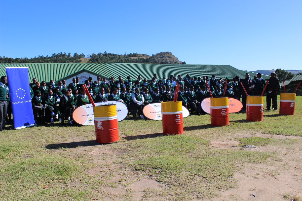 EUinEswatini's tweet image. Donation of refuse bins to SAIM High School in Mbabane on 31 May 2022 as part of #EUGreenWeek2022 in Eswatini. Let us all protect our environment. #EUGreenDeal  #WorldEnvironmentDay