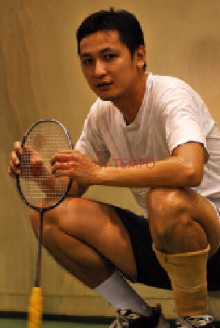 PBSI_ARCHIVE's tweet photo. Alvent Yulianto Chandra ahead of the 2008 Thomas Cup, Cipayung, Indonesia.

📸: [TEMPO/ Nickmatulhuda; EK2008042917] https://t.co/zzX3oKA8ao