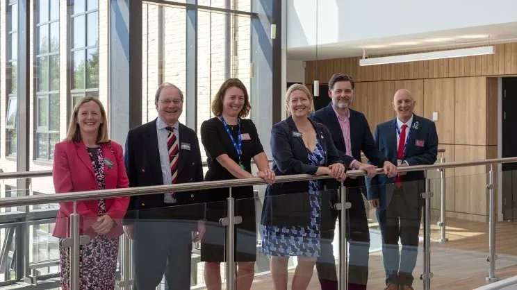 #Cirencester #College opens £4.48m Digital #Skills Centre: bit.ly/3LWOro9 @GFirstLEP @CEOGFirst @ChairGFirstLEP @DeloitteUK @BritishArmy @DefenceHQ @EGCarterCoLtd @samwgcarter @robertslimbrick @Sharkey310