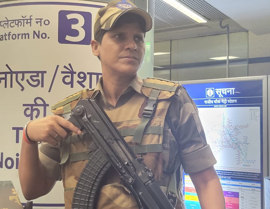 journomitalli1's tweet photo. 250 more #CISF Lady Personal will join the #DelhiMetroSecurity System From #CISF 
To ensure The #WomenSecurity
Commendable Step  By #DGCISF

 @CISFHQrs 
@HMOIndia @PMOIndia @OfficialDMRC @AmitShah @DelhiPolice @Uppolice @LtGovDelhi @UpendrraRai @police_haryana @CAPFsofIndia https://t.co/Pmkjpo5S9W