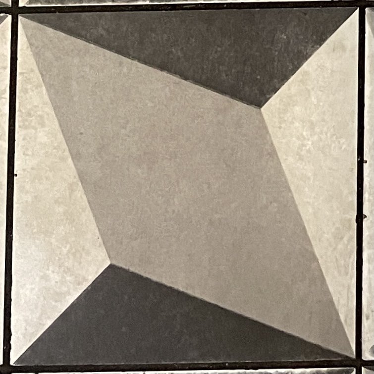 ejtomlins's tweet photo. Maths people - is there enough information in this photo of an interesting tile I saw once to work out what fraction is the rhombus?  #maths @Cshearer41 @misterwootube https://t.co/HgMXjH1rIJ