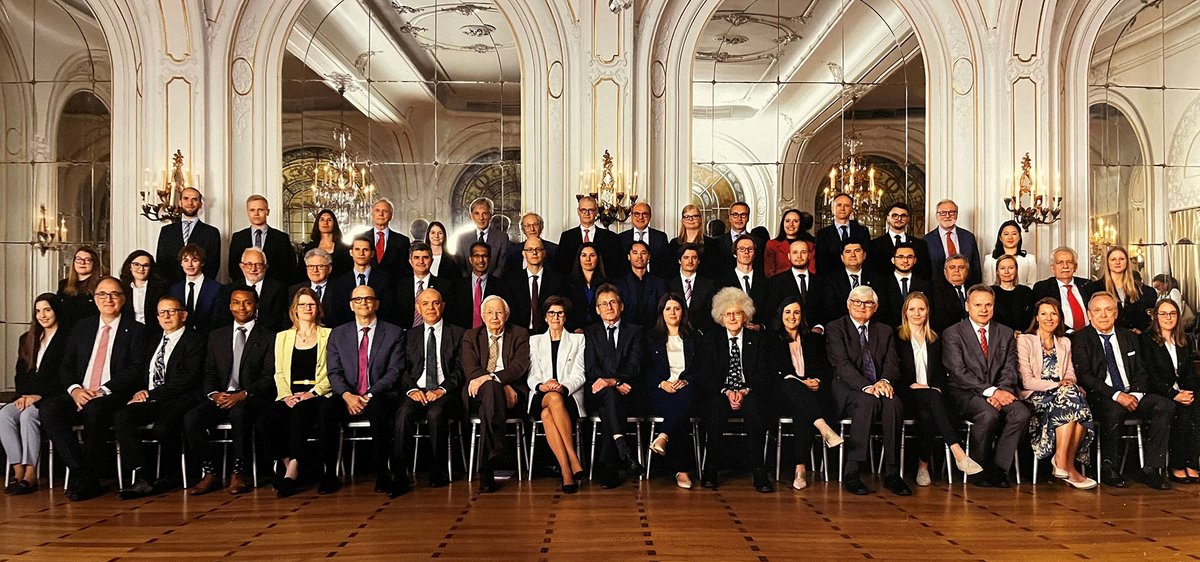 ciqususc's tweet photo. #CiQUS PI Diego Peña @depena33 had the honour of being one of the 34 professors invited yesterday to the Honour Science &amp; Chemistry, European #chemistry summit.
It was organised by @Cefic to reproduce the famous #SolvayConference. 
For more info  ⬇
https://t.co/8uiPbMsLbi https://t.co/Y2RNFMWubI