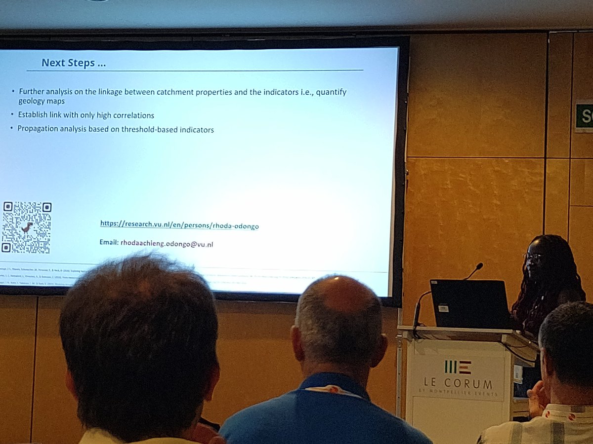 AnneVanLoon's tweet photo. Rhoda @rhodaodongo presenting her research on #drought propagation in East Africa. Very interesting patterns in link between metro drought and soil moisture / hydro drought, possibly related to aridity &amp; geology. More to come! #IAHS22 @D2E_Project https://t.co/DbiQbkbDws