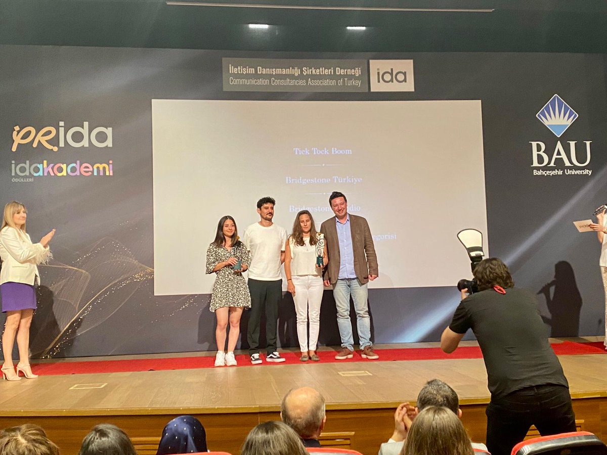 5. PRIDA İletişim Ödülleri’nde “Bridgestone StudioXSezen Aksu Şarkıları" projemizle “Sanat Merkezli İletişim” ve “Konu&amp;Gündem” kategorilerinde PRIDA, “Bridgestone Var mısın Sonuna Kadar” projemizle “Influncer İlişkileri” kategorisinde Başarı ödülü aldık. Alkışlar arkadaşlarımıza!
