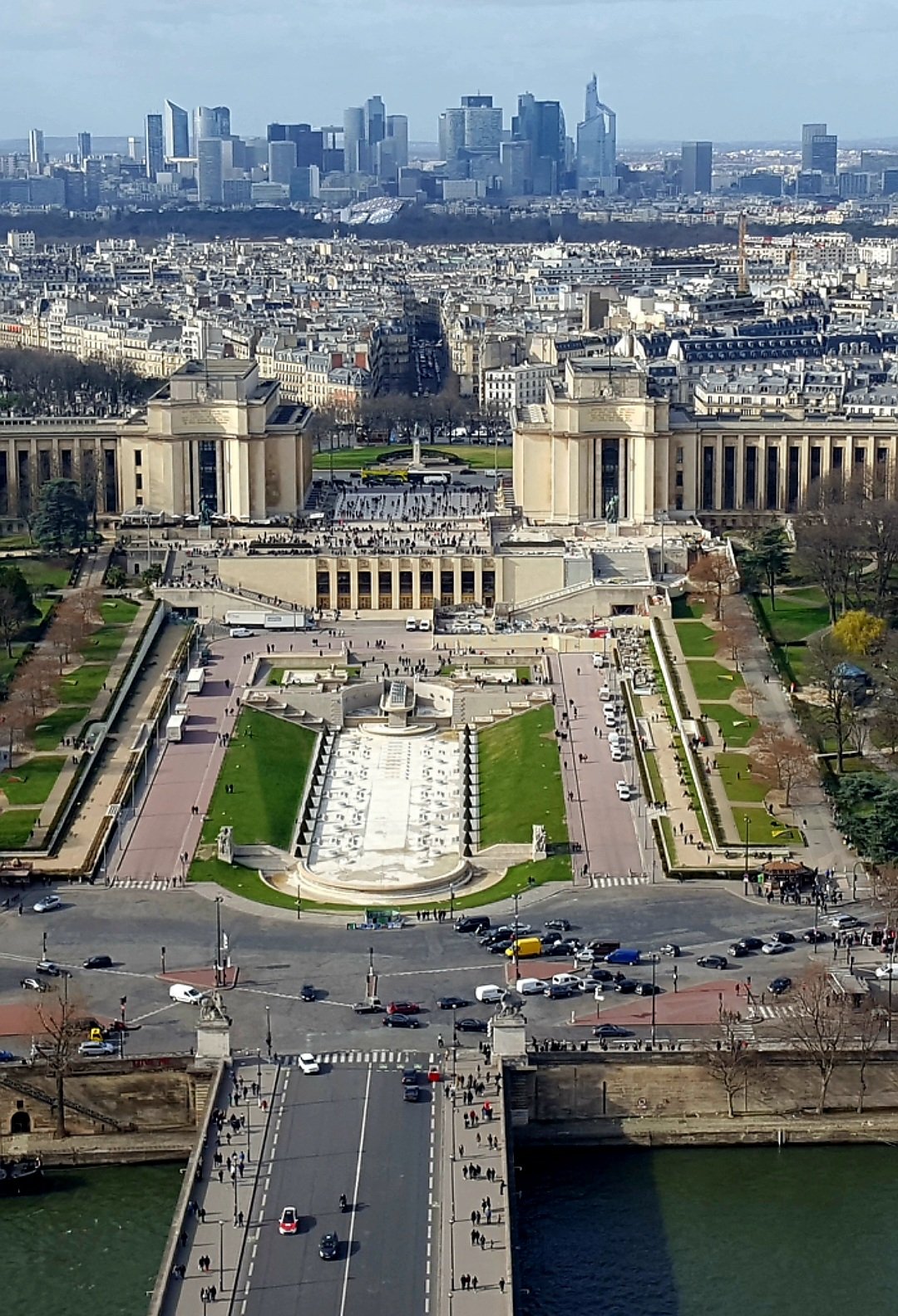 Saul G. 🌏 on Twitter: "Plaza del Trocadero. Desde la Torre Eiffel. #París https://t.co/fpT6nn7MTJ" / Twitter