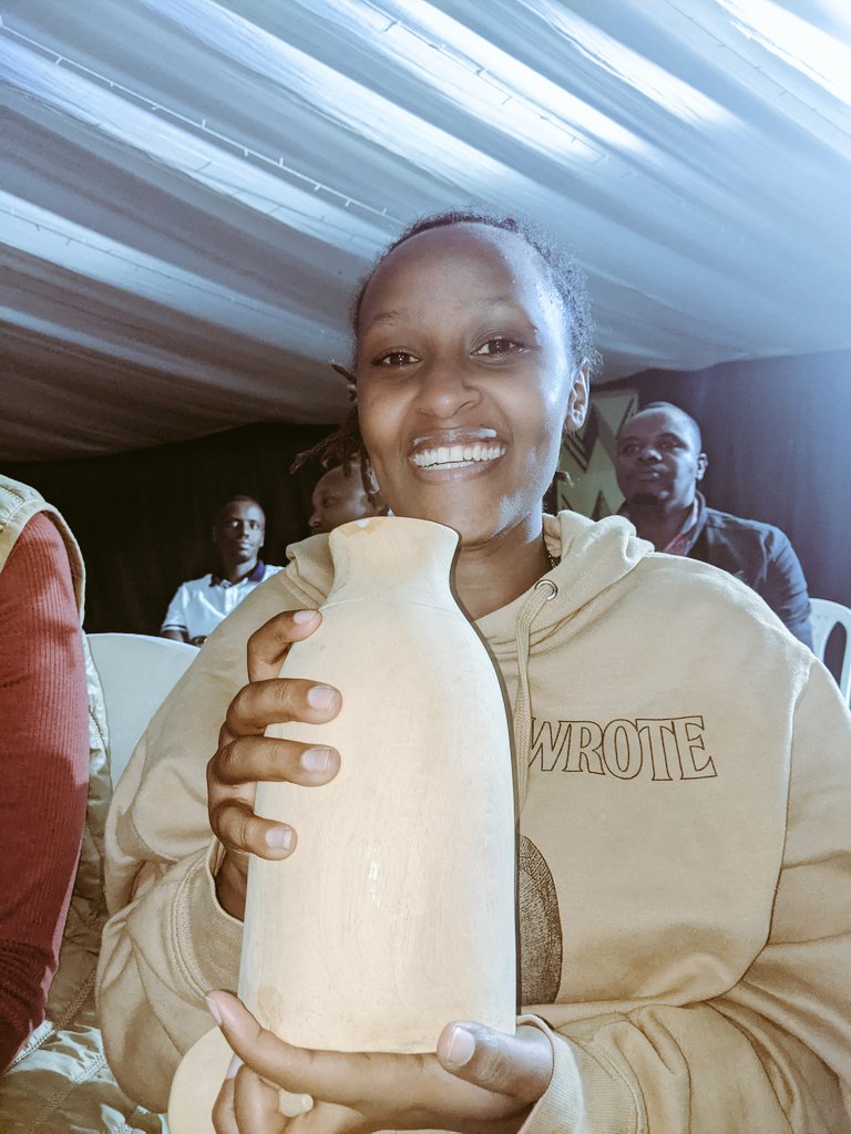 Ngabo_Karegeya's tweet photo. Uzaze noneho ngukamire. Dore Inyanza naragucuze 😂😂
@Visit_Bigogwe 🇷🇼🇷🇼✊🏿 https://t.co/tdYP0znUZd