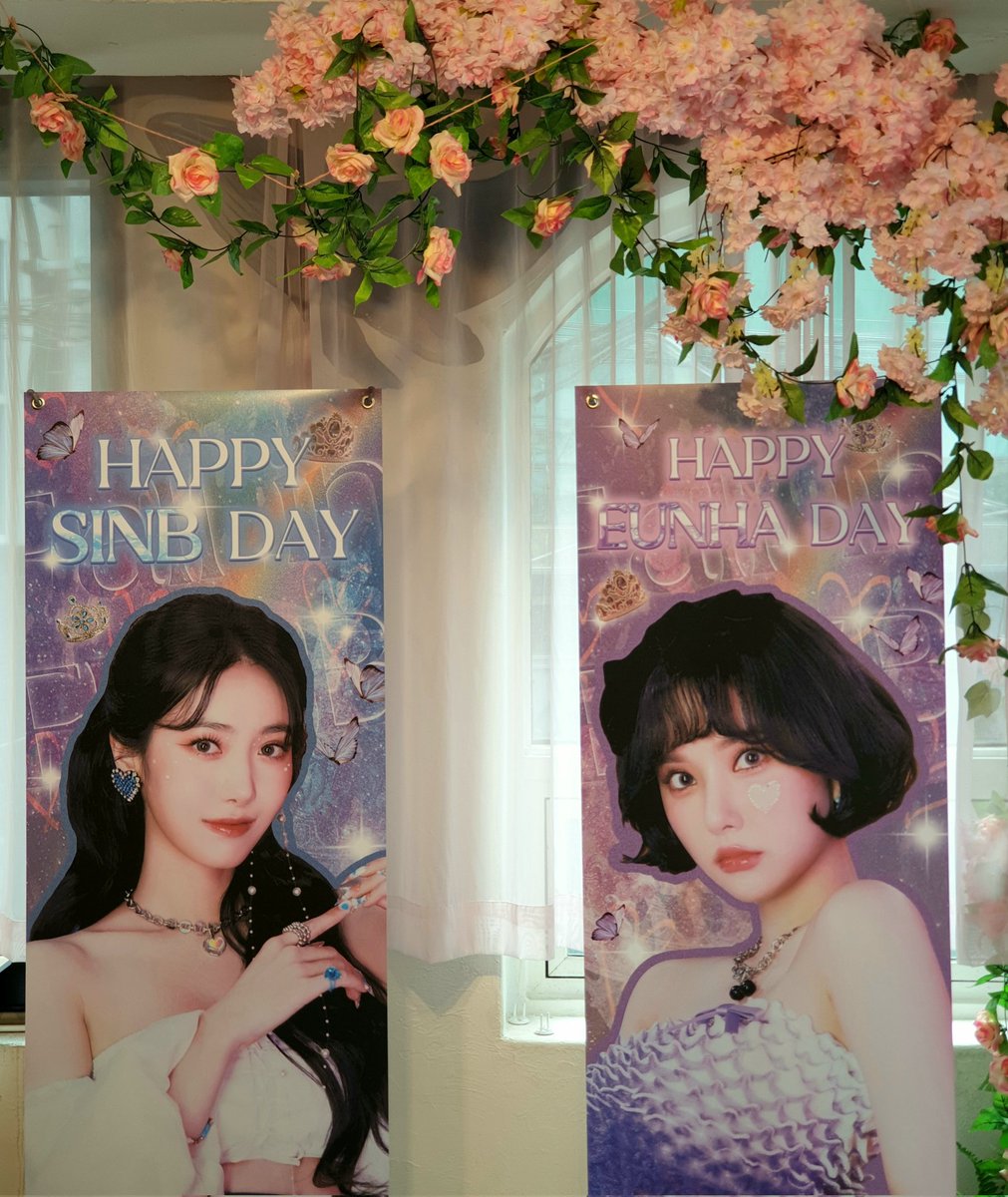 Haribobass's tweet photo. 220531 카페 봄
컵이랑 특전들도 너무 ���쁘고 카페에서 비비지, 여자친구 영상이 계속 틀어져있어서 지루하지 않고 행복하게 쉬다갈 수 있었어요!!
#장밋빛의_희망들이_깔린_매일 
#나다워서_아름다운_날이야
#viviz #은하 #신비 https://t.co/LP2EwwDfCH