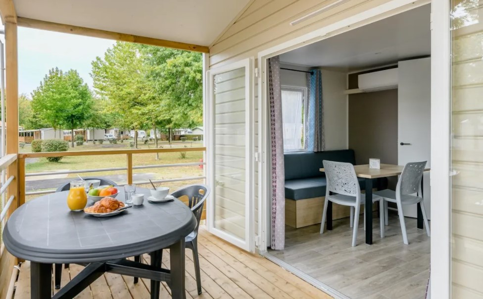 🌞⏳ Il est encore temps de réserver pour la Pentecôte, à petit prix. 😎
Réservez votre long week-end à partir de 149€, au sein du joli camping L'Arbre d'Or, dans les Landes !
👉 izicamp.fr/fr/stay/resear…

#vousfaitesquoipourlesvacances #vacances #pentecote #camping #mobilhome