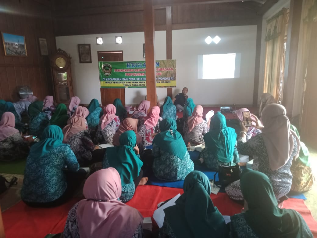 Susiloanto5's tweet photo. Selasa(31/5), susiloluhkankab.madiun,narasumber keg.KWT&amp; PKK kec.Wonoasri,tema cegah stunting dg makan ikan&amp;pemanfaatan lahan pekarangan utk budidaya ikan,dihadiri ketua forikan kab.madiun,
#GiatluhkanSatminkalbwi
@brsdm_kp @puslatluhkp @bppp_banyuwangi https://t.co/gUGdk8YxQZ https://t.co/sdJypcQmXq