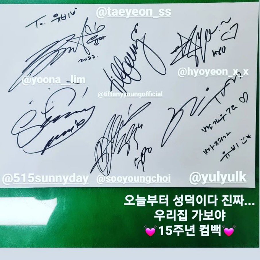 SoneSupport_'s tweet photo. 7 of SNSD members were seen today and left signatures! 

@GirlsGeneration #SNSD https://t.co/xLbpOdnpYF
