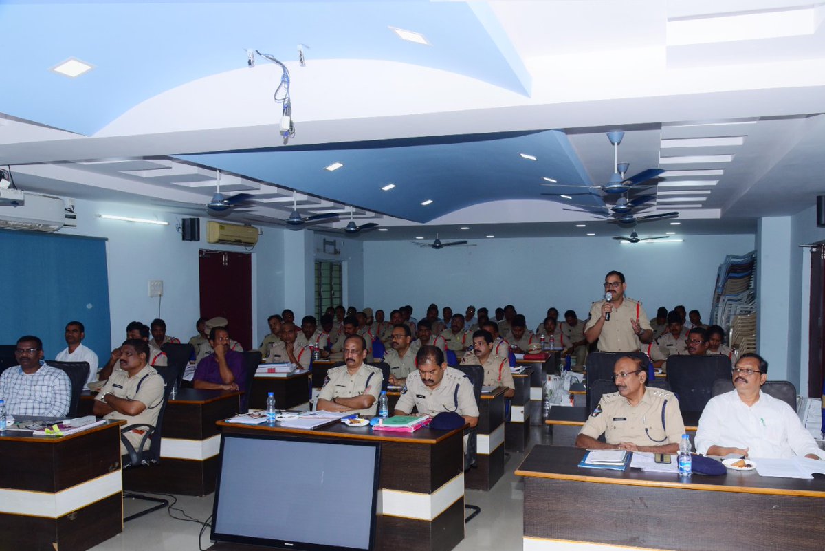 PoliceVzm's tweet photo. Mrs. M. Deepika, IPS, @SpVzm held crime meeting at DPO, VZM on 31-05-2022, #reviewed grave, non-grave cases of under #investigation and gave #instructions to complete investigations with in the #stipulated time and file #chargesheets in #concerned courts. https://t.co/zI15SybZdK