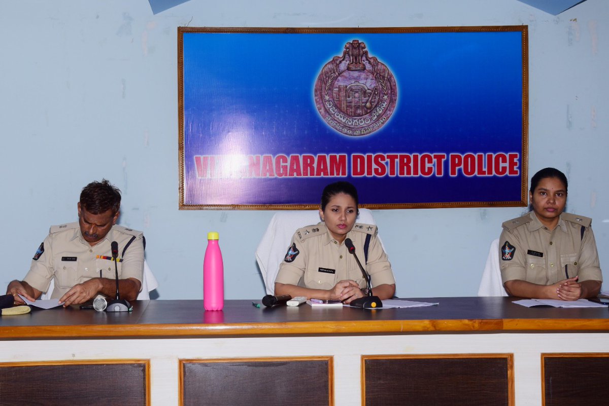 PoliceVzm's tweet photo. Mrs. M. Deepika, IPS, @SpVzm held crime meeting at DPO, VZM on 31-05-2022, #reviewed grave, non-grave cases of under #investigation and gave #instructions to complete investigations with in the #stipulated time and file #chargesheets in #concerned courts. https://t.co/zI15SybZdK