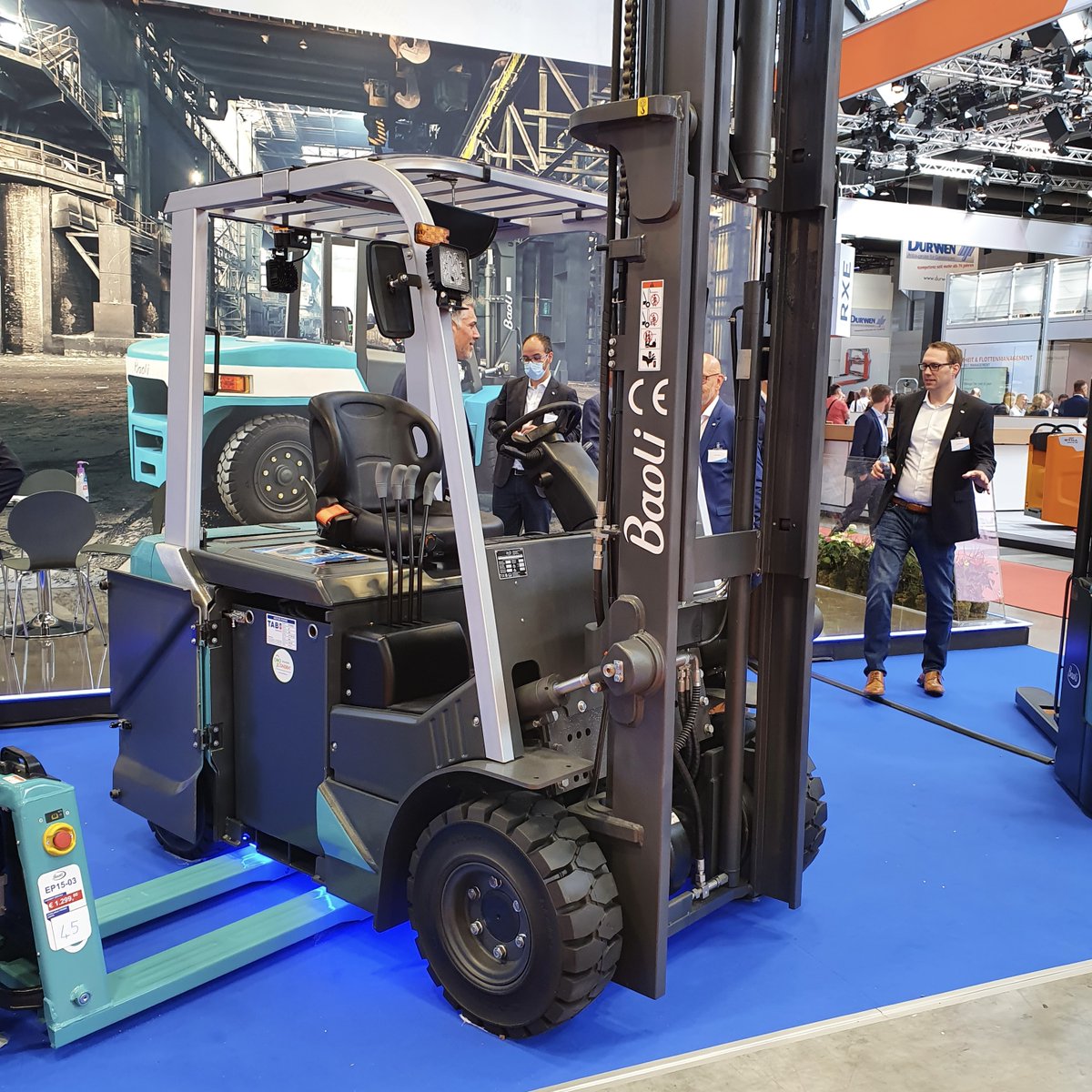 KIONGroup's tweet image. We are excited, #LogiMAT2022 has just started! Almost all our brands are here! Some first impressions from @Messe_Stuttgart. Come along, our experts from @Linde_MH, #STILL, @DematicGlobal and #BAOLI are looking forward to show you their newest products.