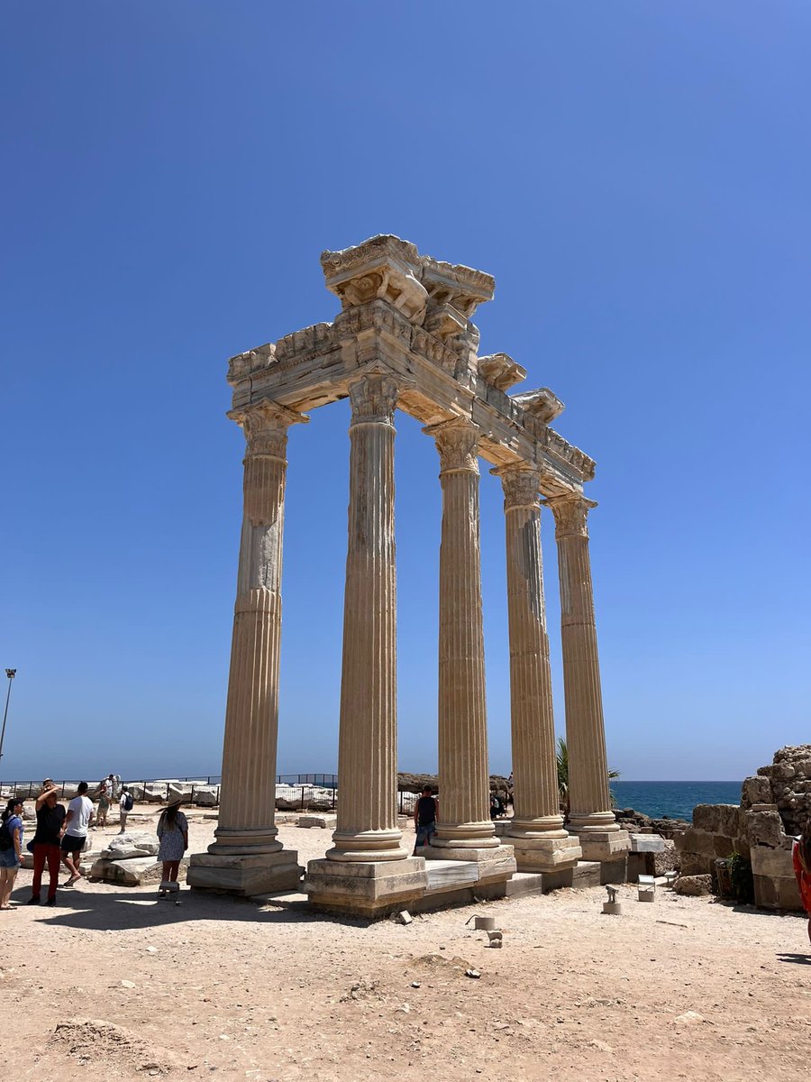 Gorgeous morning at the temple of Apollo 👌🏻. Made better by amazing beef carpaccio and wine 🥂.